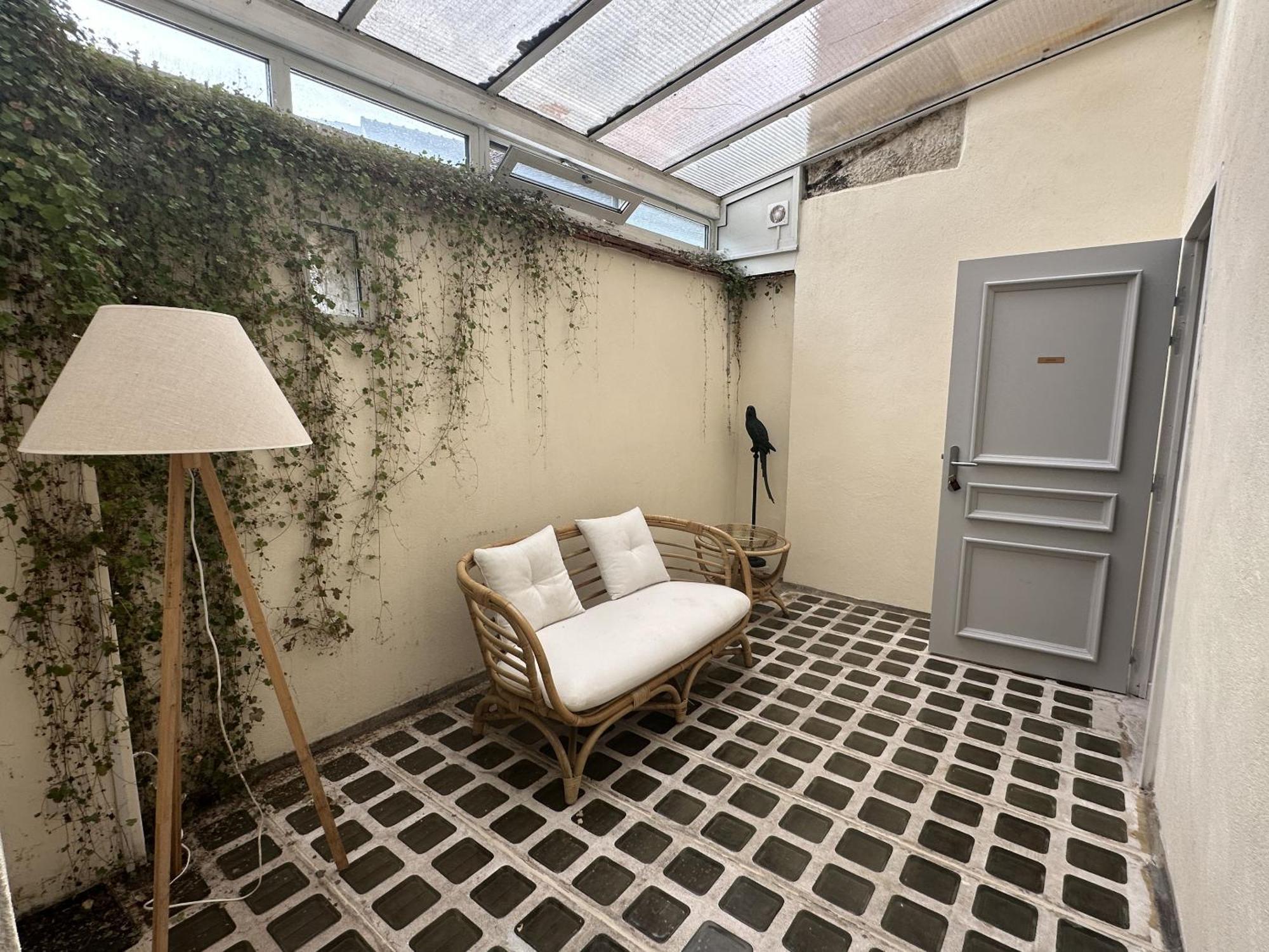 Batisse Paradis- 3 Appartements Calmes Et Elegants Au Centre Historique De Beaune 본느 객실 사진
