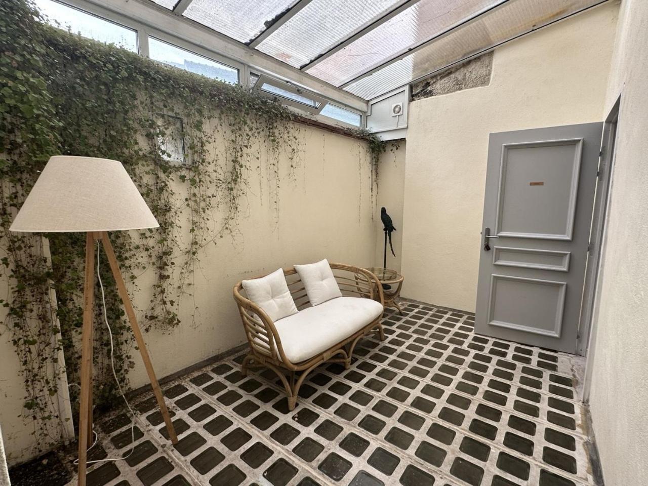 Batisse Paradis- 3 Appartements Calmes Et Elegants Au Centre Historique De Beaune 본느 객실 사진