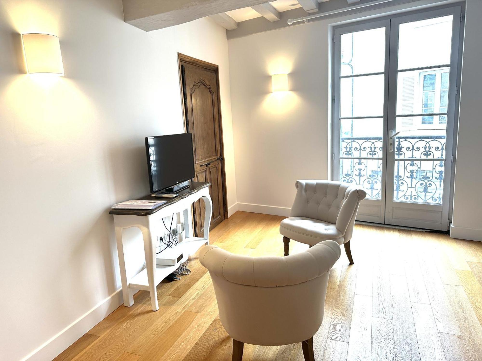 Batisse Paradis- 3 Appartements Calmes Et Elegants Au Centre Historique De Beaune 본느 외부 사진