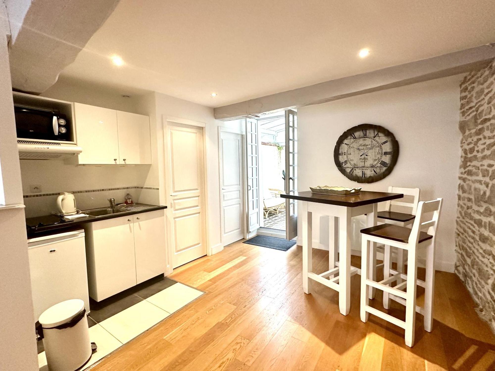 Batisse Paradis- 3 Appartements Calmes Et Elegants Au Centre Historique De Beaune 본느 외부 사진